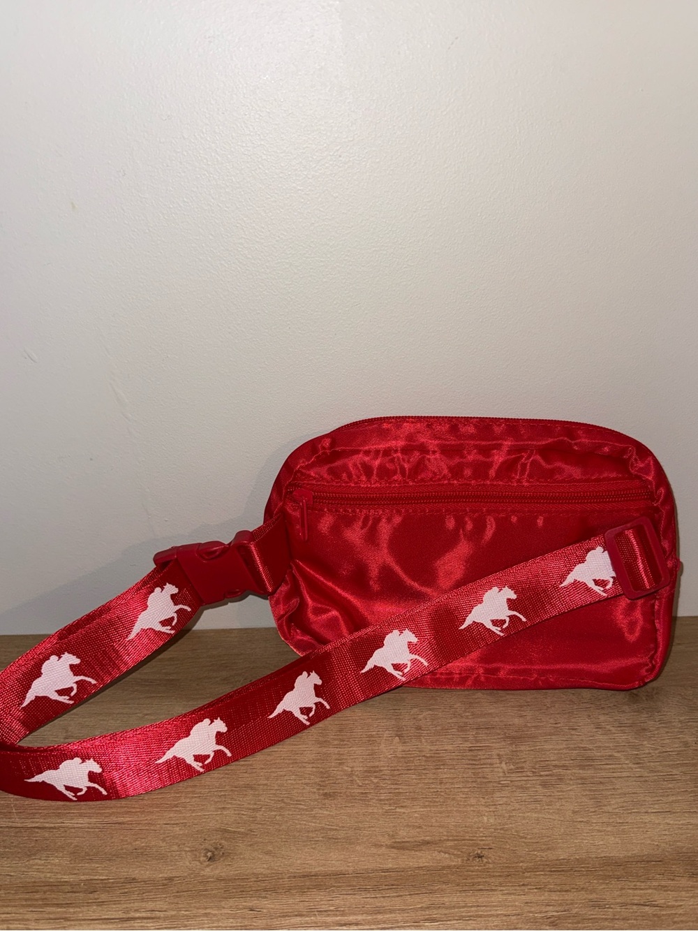 Saratoga Race Course Red Belt Bag - Picture 7 of 7